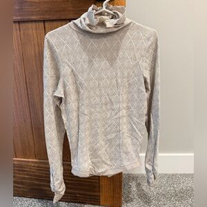 Gimmicks by BKE Cream Jacquard Raw Edge Turtle Neck Blouse Size Small